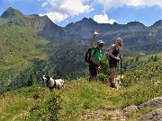 42 Sul sent. GVO 112  in Val Grande sguardo indietro a Cadelle e  a sx Cime dei Lupi e di Val Grande 